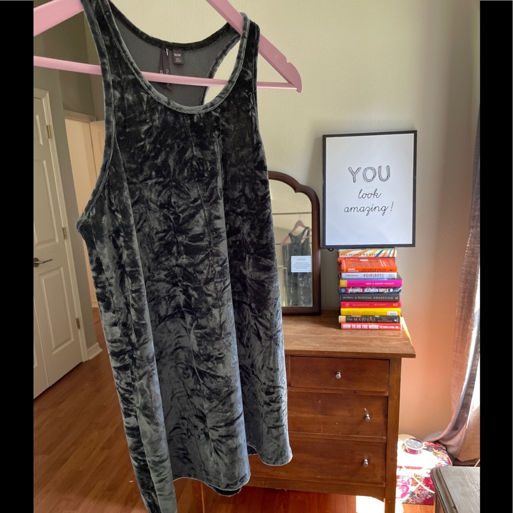 Orb / Orb Life Crushed velvet racer back tank in deep blue / gray. Size M.